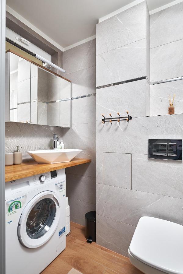 Kuznicza Apartment - 300M Main Square ~ Self Check-In 24H Wroclaw Ngoại thất bức ảnh